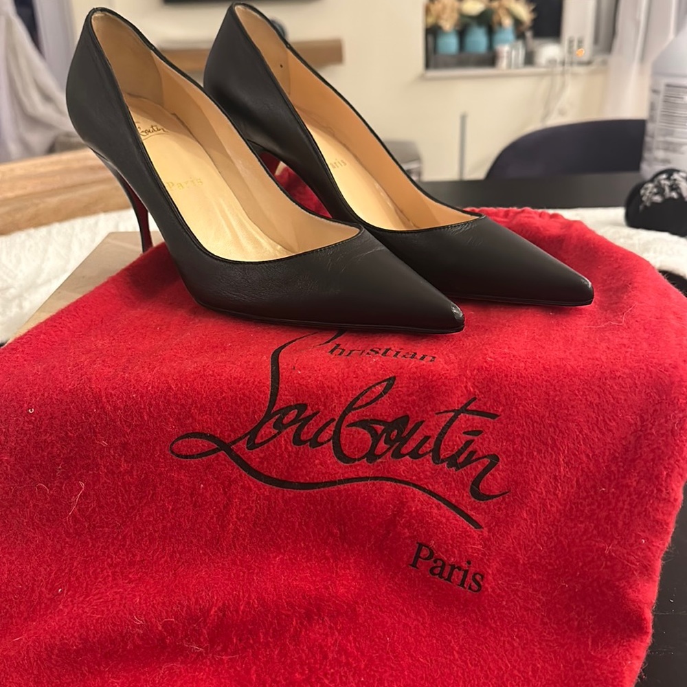 Classic black red bottoms for any occasion